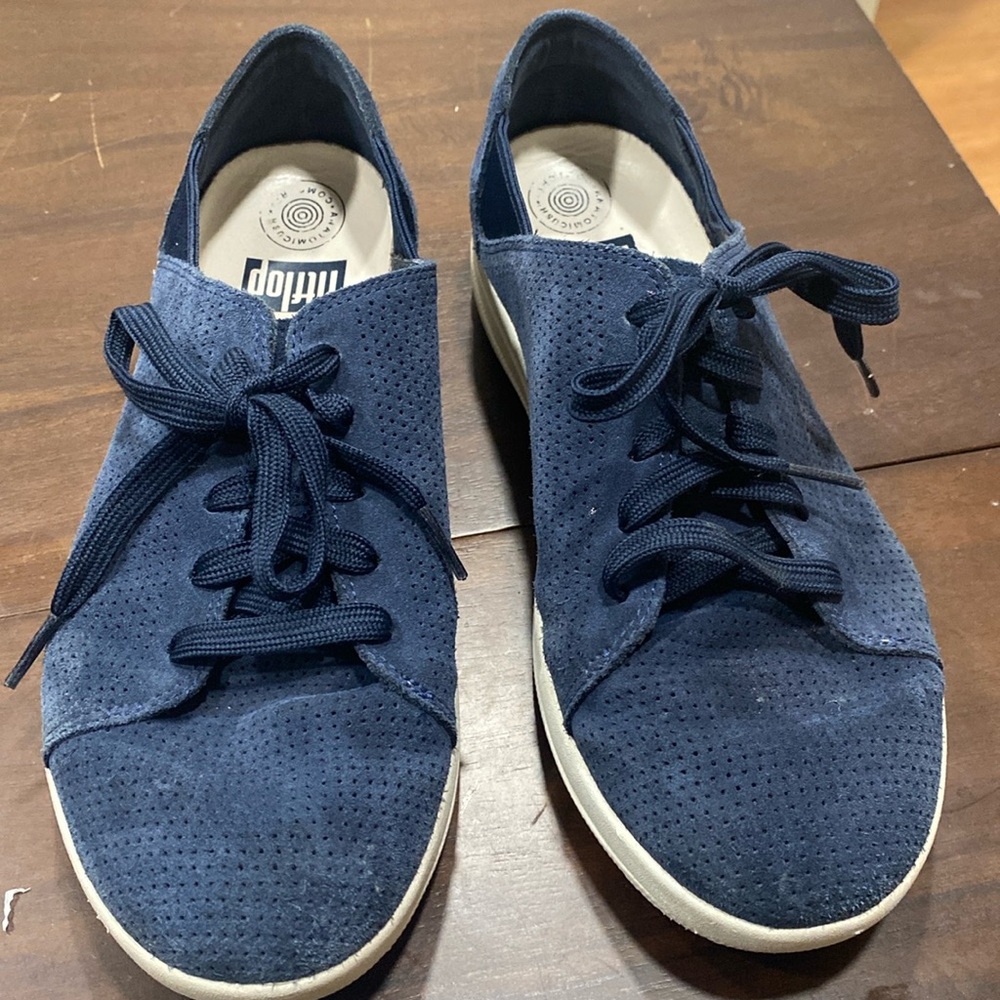 Navy Fitflops